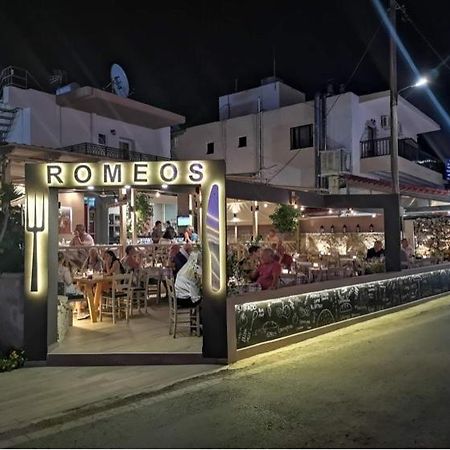 Romeos Studios Agia Marina Esterno foto